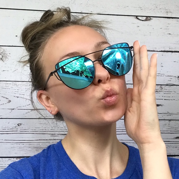 LAST ONE • Blue Mirrored Cat Eye Aviator Sunnies - Picture 4 of 6